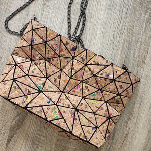 Textured triangle cork purse